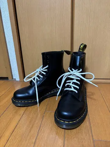 닥터마틴 8홀 1460 UK 4 / US 6 / EU 37