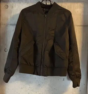 유니클로 MA-1 블루종 L 솜입 모스그린