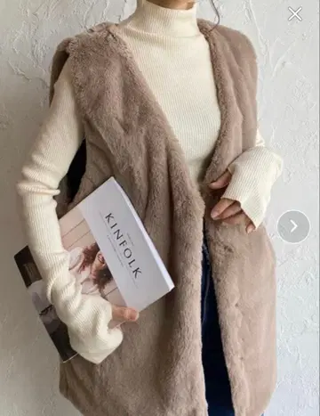 She's Closet 노카라 퍼 x 세로 퀼팅 리버서블 베스트