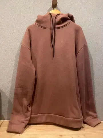 후드 부착 후드 맨투맨 브라운