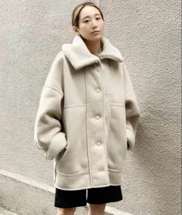 [ Kastane ] 하이넥 리버서블 보아 무스탕 자켓