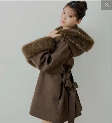 Chico 퍼 후드 옷깃 멀티 way 케이프 코트