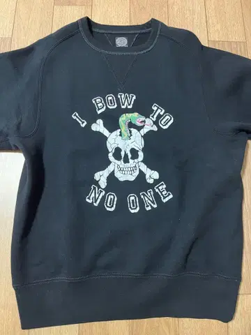 JELADO 젤라드 맨투맨 'Skull Snake' AB11212