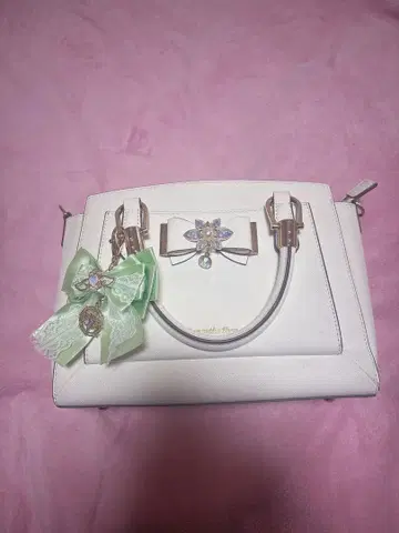 리본 포함 사만사 베가 비쥬 리본 백 화이트