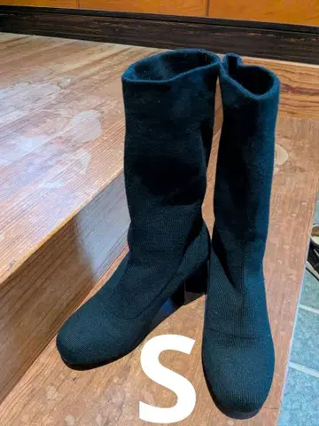 미들 기장 니트 부츠 블랙