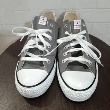 CONVERSE 그레이 로우컷 스니커즈