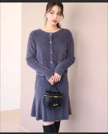 [ 새상품급 ] 미슈마슈 샤기 금장 버튼 가디건 x 스커트 셋업