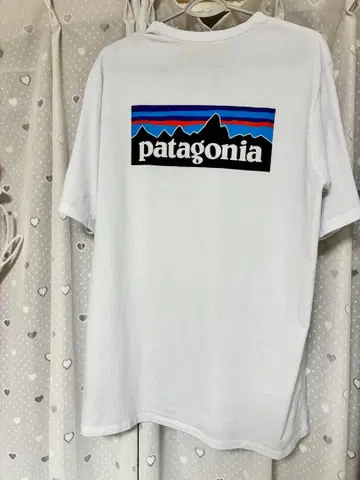 파타고니아 화이트 T셔츠 코튼