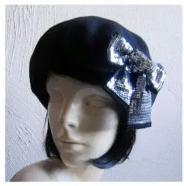 미사용 새상품 실버스팽글 리본 트리밍의 블랙 베레모