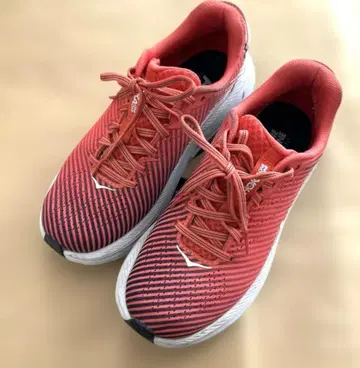 호카오네오네 러닝화 24cm