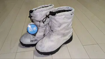 [ 새상품 미사용 ] 워크맨 부츠 S 화이트 화이트포그 퀘벡NEO