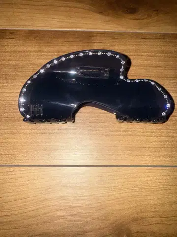 PICKYTHESHOP 헤어 클립 나라유야