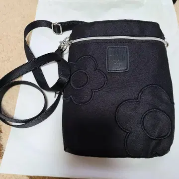 MARY QUANT 숄더백