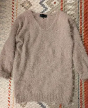 UNTITLED V넥 스웨터 사이즈 2 베이지