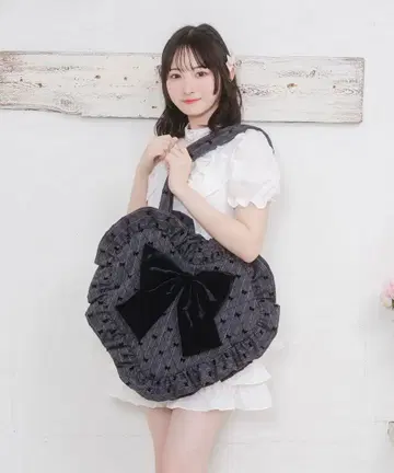 빅 리본 하트 토트백