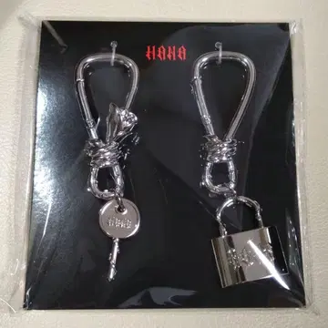 BMSG HANA BAD LOVE 카라비너