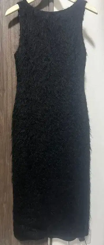 AURALEE 블랙 슬리브리스 원피스