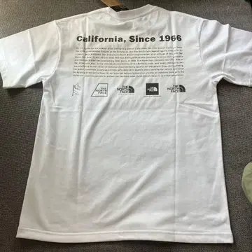 THE NORTH FACE 로고 티셔츠