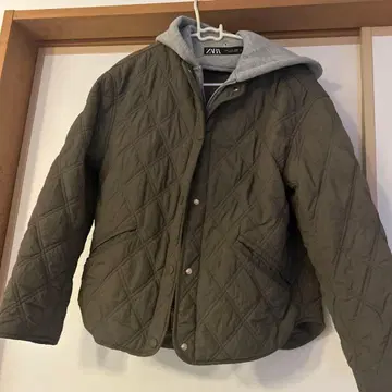 올리브 그린 퀼팅 자켓