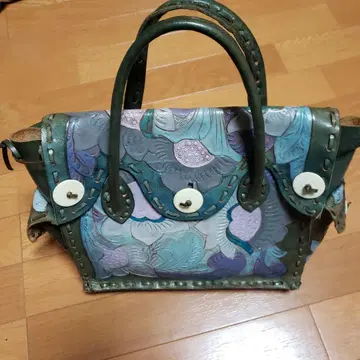 한정 컬러 그레이스 콘티넨탈 카빙 백 레어 상품