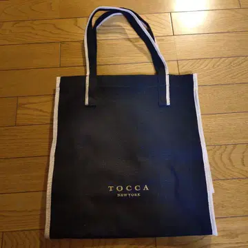 TOCCA 블랙 토트백 A3 바닥 플레이트