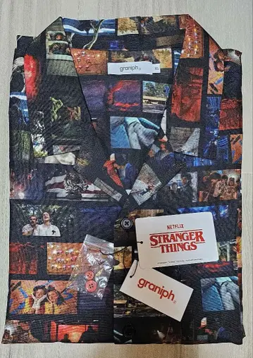 Stranger Things 콜라주 프린트 반팔 셔츠