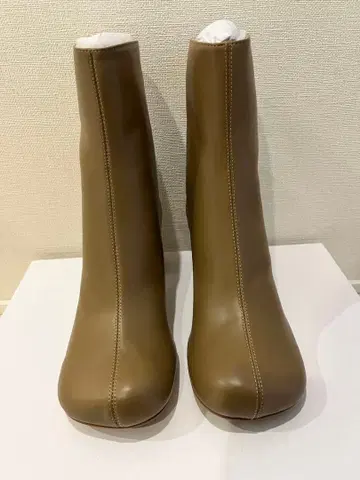 새상품 슬로브 이에나 스퀘어토 숏부츠 23 베이지