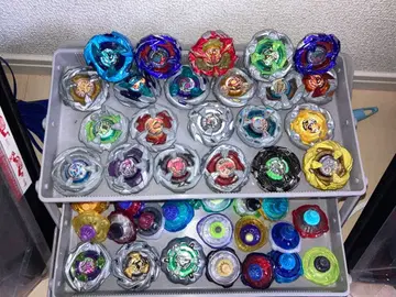 베이블레이드 트레이 포함