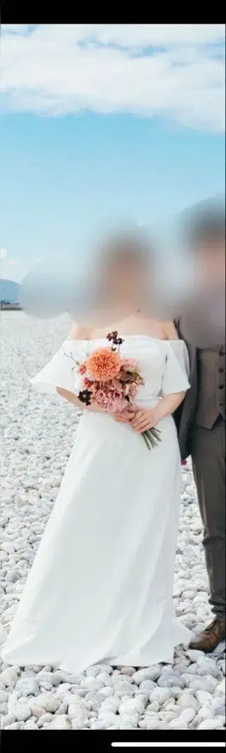 화이트 오프숄더 웨딩 드레스