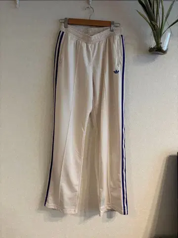 adidas 스트라이프 팬츠 화이트