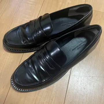 큐빅 장식 블랙 가죽 로퍼 그린 라벨