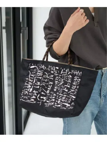 NOMADIS x LEVI PATA x FRAMeWORK 토트백