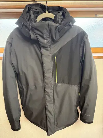 X Shelter 후드 부착 블랙 자켓 & 팬츠