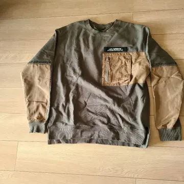 AVIREX 올리브 그린 맨투맨 L