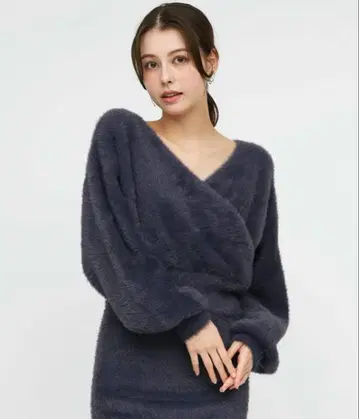 로얄 파티 카슈쿨 샤기 니트탑 네이비 2025