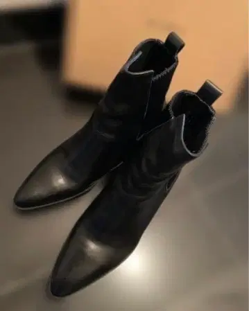 ZARA 가죽 스틸레토 사이드 고어 숏부츠 37