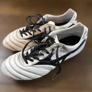 미즈노 모렐리아 축구 스파이크 23.5cm