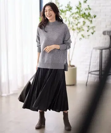 [세탁기 사용 가능/허리밴딩] 레더라이크 플리츠 스커트