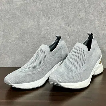 인챈티드 메쉬 슬립온 스니커즈 그레이