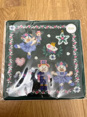 페이퍼 타월 손수건 리베 & 릴리아 더 너트 크래커 그린