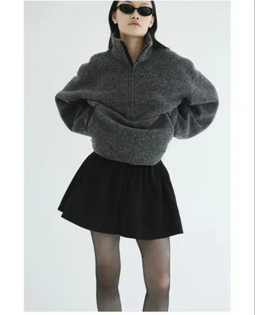 CLANE 미사용 새상품 턱 숏팬츠