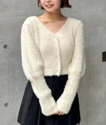 스팽글 페더 퍼프 슬리브 가디건