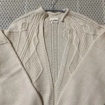 아이보리 케이블 니트 긴팔 스웨터 가디건