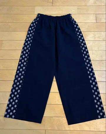 쿠루메가스리 팬츠