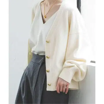 NOBLE 캐시미어 혼방 V넥 퍼프 슬리브 가디건
