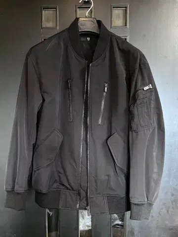 유니클로 +J MA-1 블랙 M