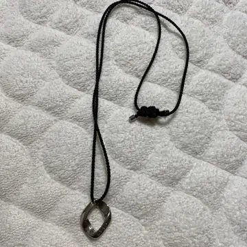 IRIS 47 실버 오픈 오벌 목걸이
