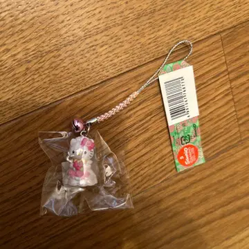 헬로키티 스트랩 포함 피규어