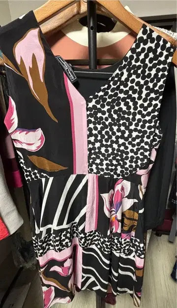 Salvatore Ferragamo 슬리브리스 원피스 실크 100%