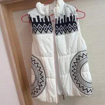 카스데루바 잭 화이트 다운 베스트